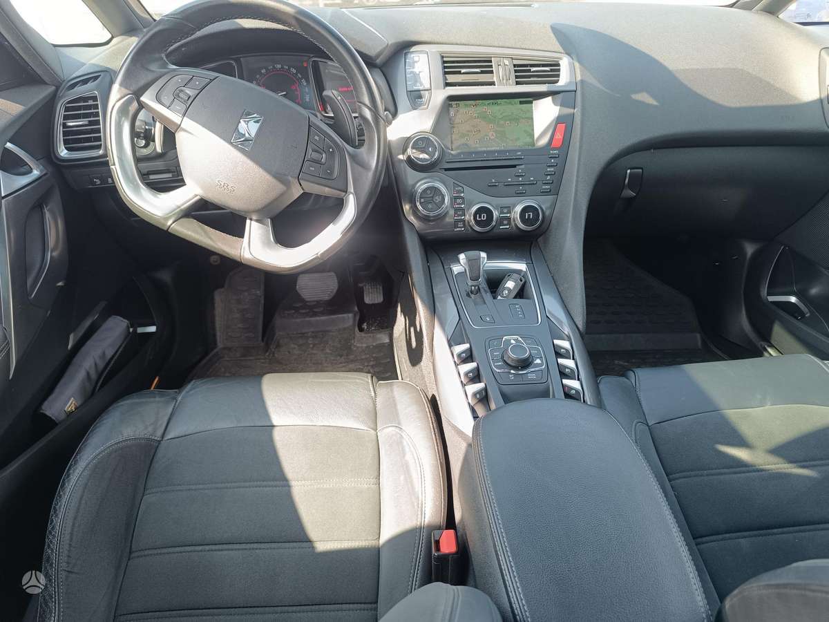 Citroen DS5, 1.6 l., hatchback
