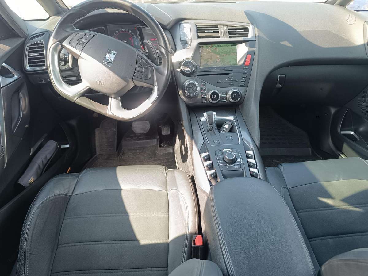 Citroen DS5, 1.6 l., Хэтчбек