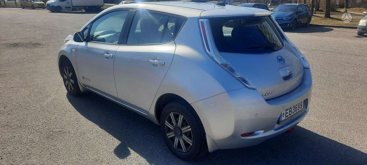 Nissan Leaf, 24 кВт·ч, Хэтчбек