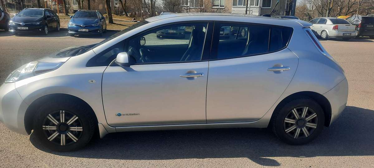 Nissan Leaf, 24 кВт·ч, Хэтчбек