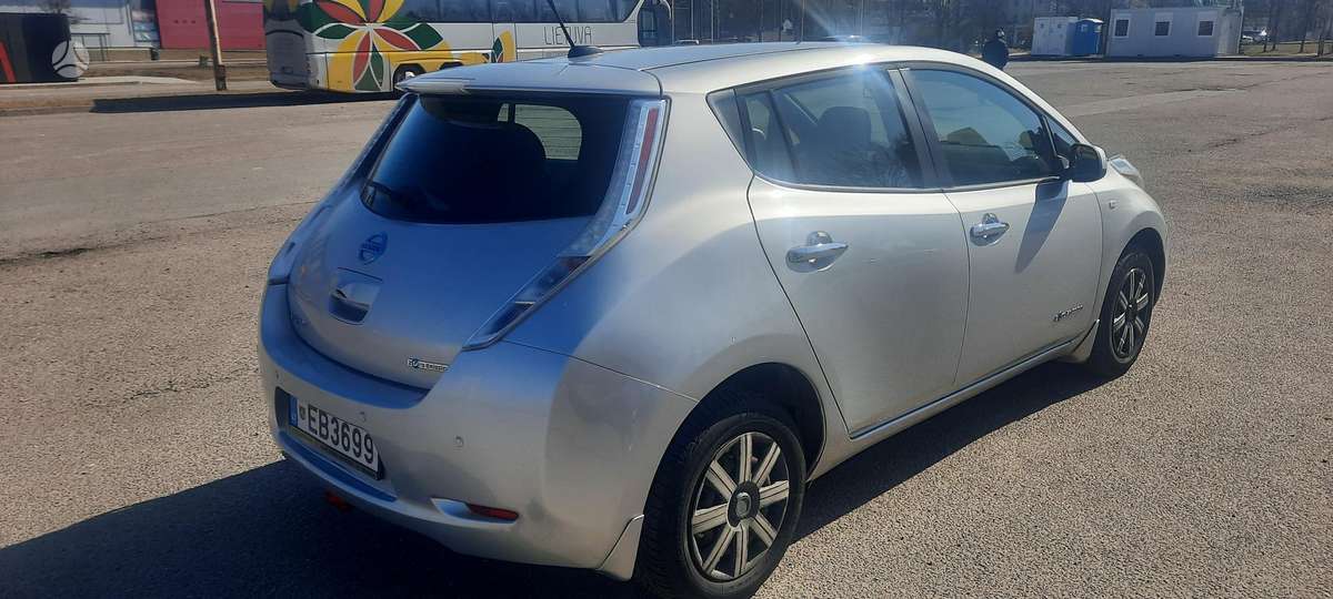 Nissan Leaf, 24 кВт·ч, Хэтчбек