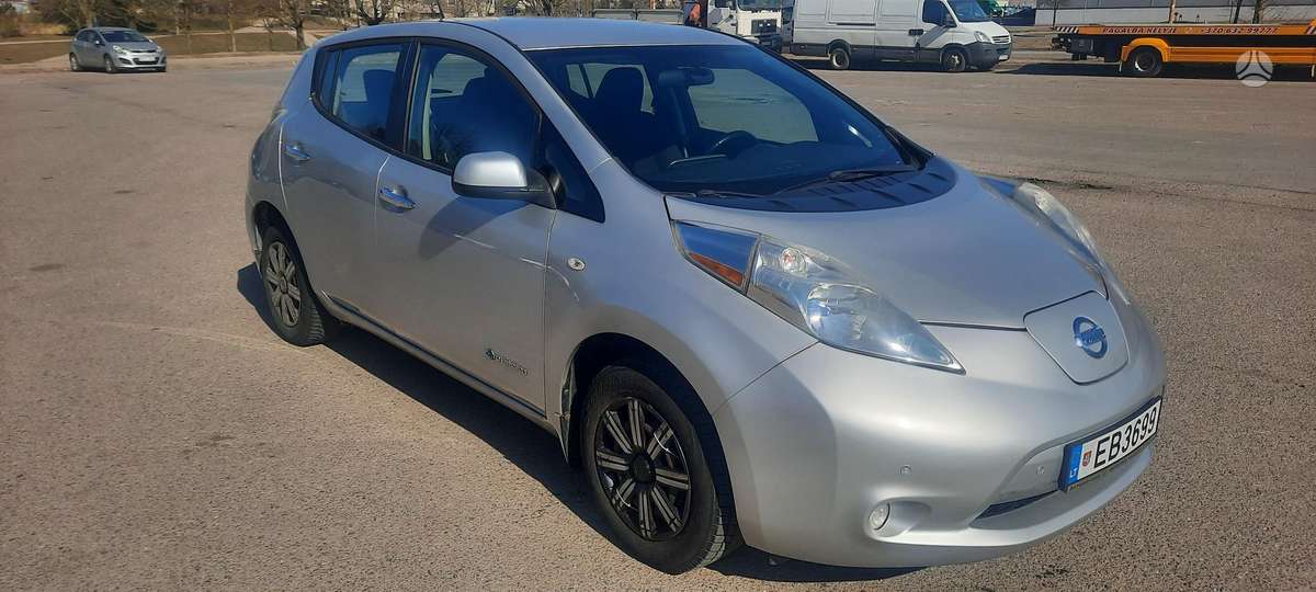 Nissan Leaf, 24 кВт·ч, Хэтчбек