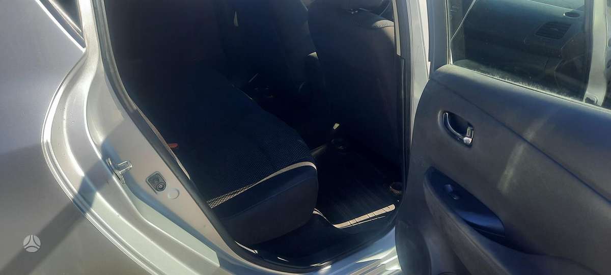 Nissan Leaf, 24 кВт·ч, Хэтчбек