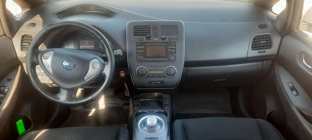 Nissan Leaf, 24 кВт·ч, Хэтчбек