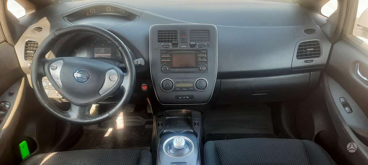 Nissan Leaf, 24 kWh, hatchback
