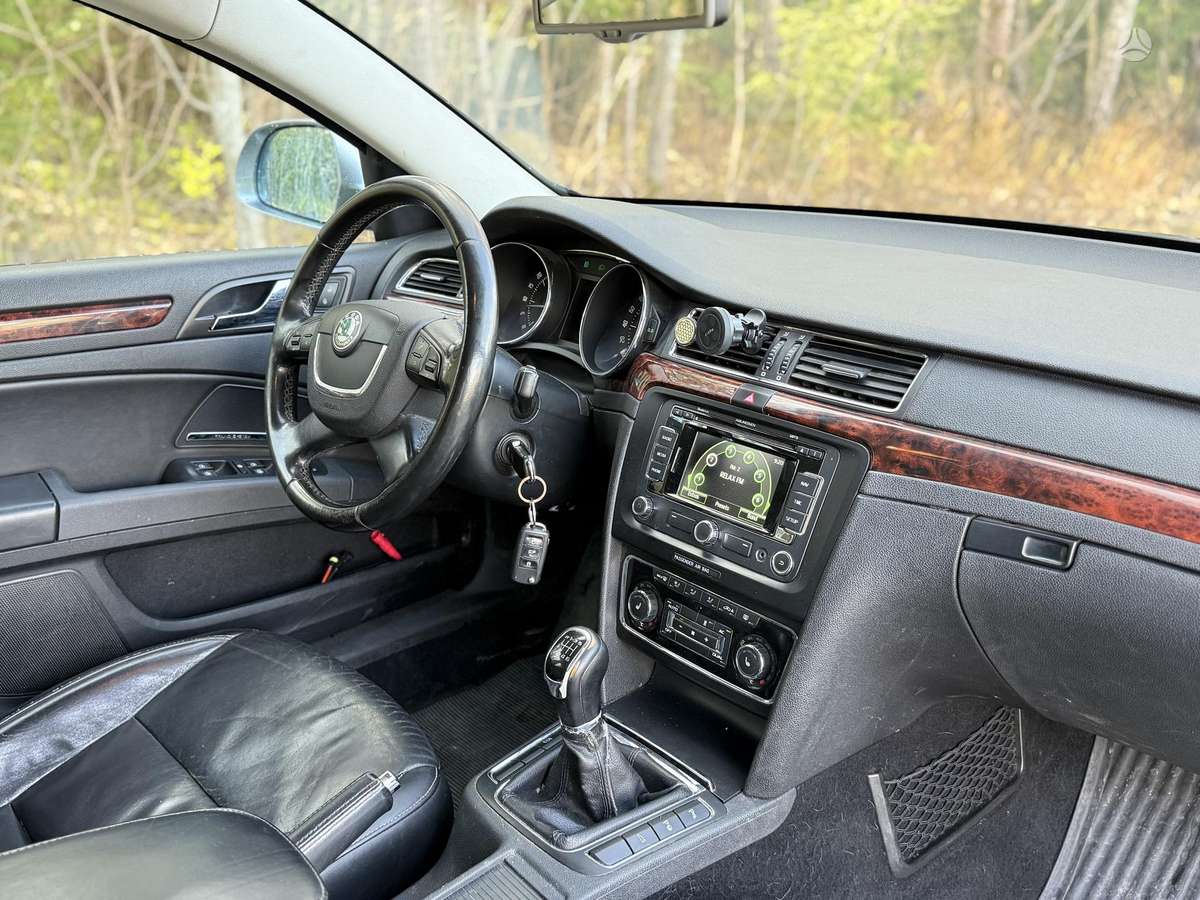 Škoda Superb - 8