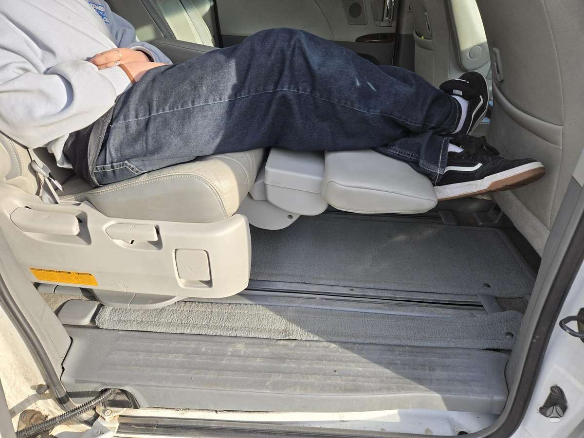 Toyota Sienna - 8