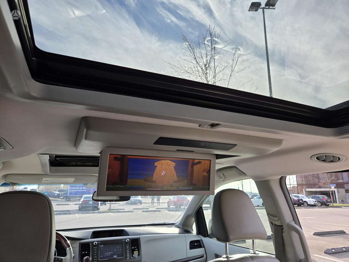 Toyota Sienna - 10