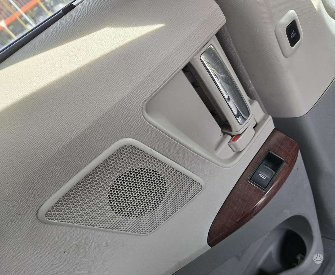 Toyota Sienna - 12
