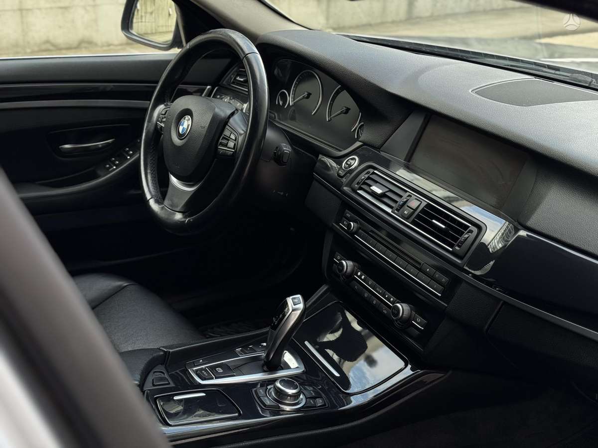 BMW 520, 2.0 l., Седан