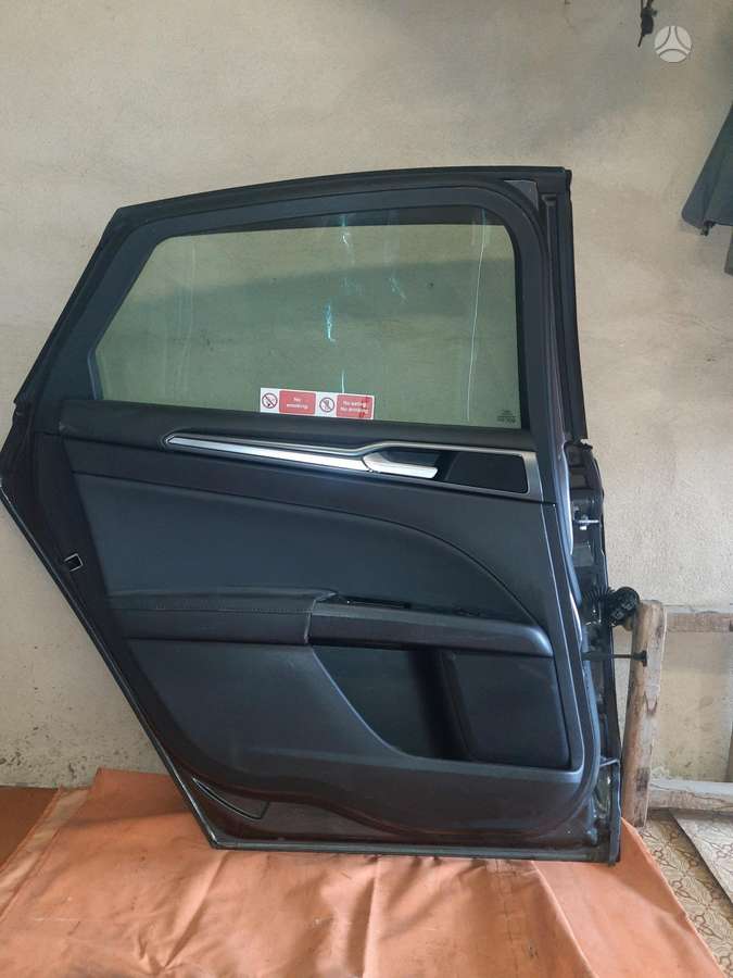 Ford Mondeo durys