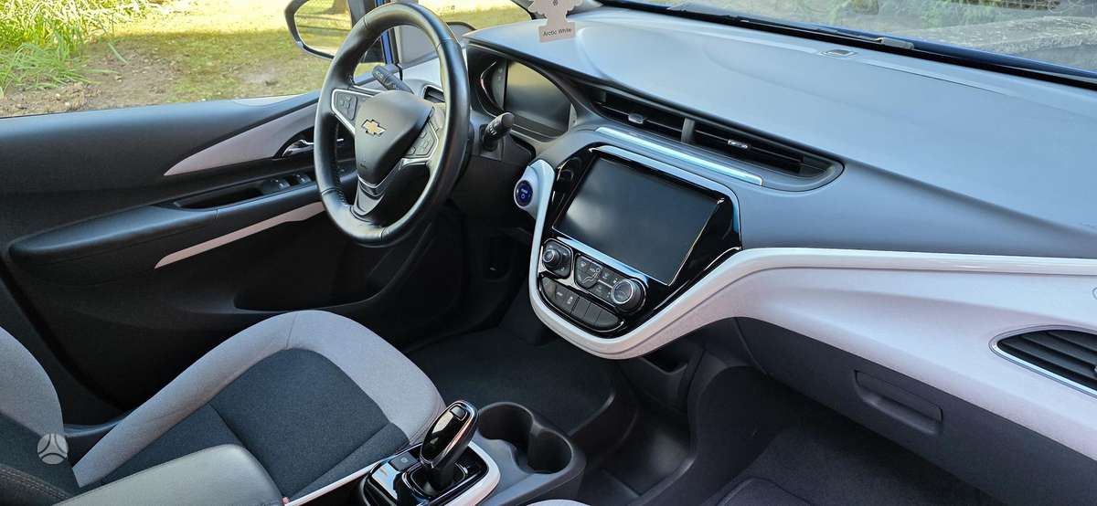 Chevrolet Bolt, 65 кВт·ч, Минивэн