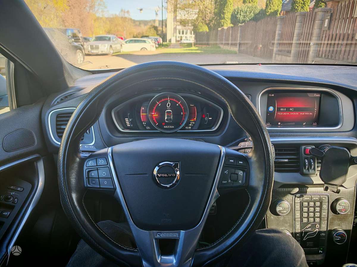 Volvo V40, 2.0 l., hatchback