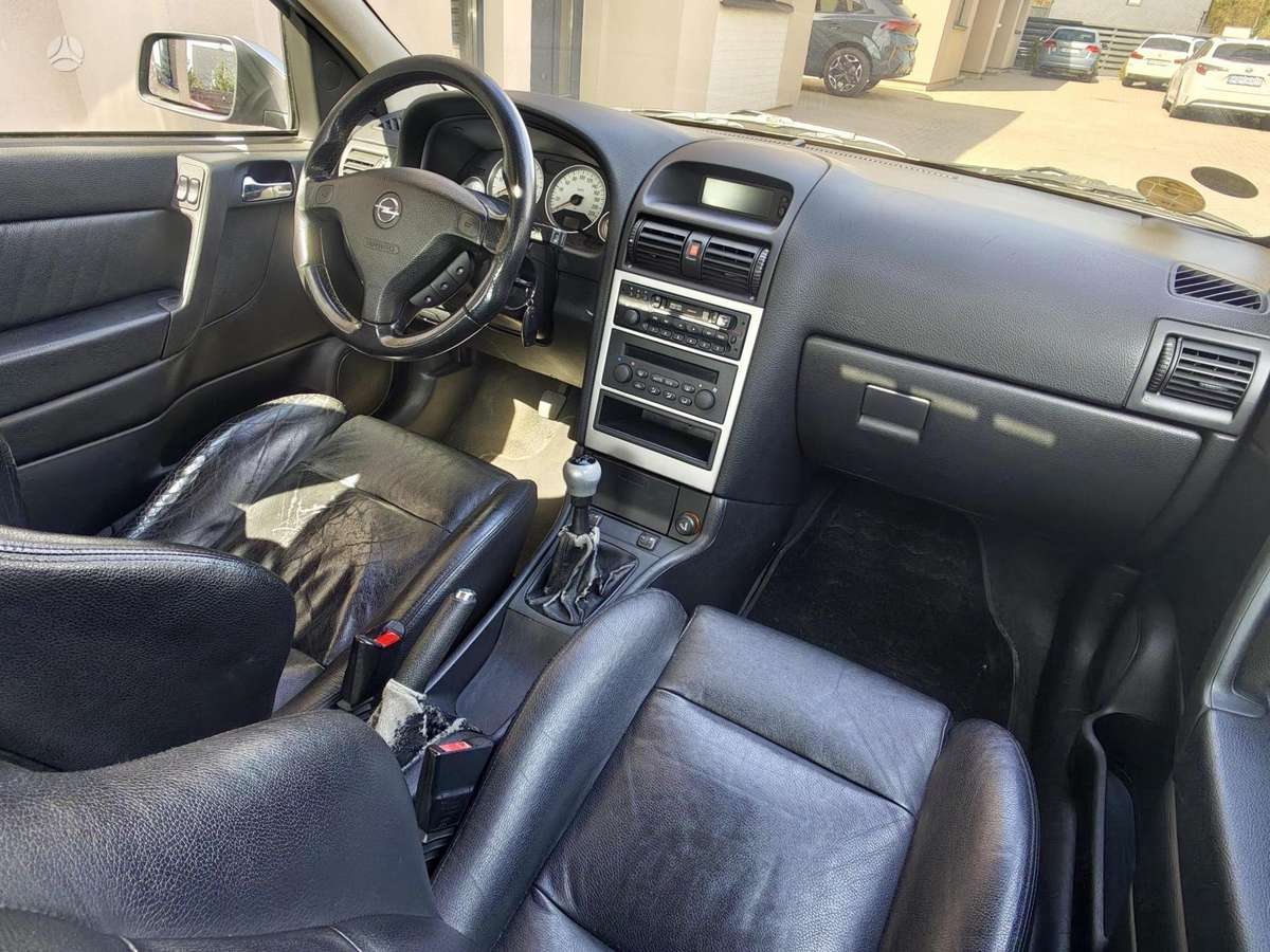 Opel Astra, 2.0 l., hatchback