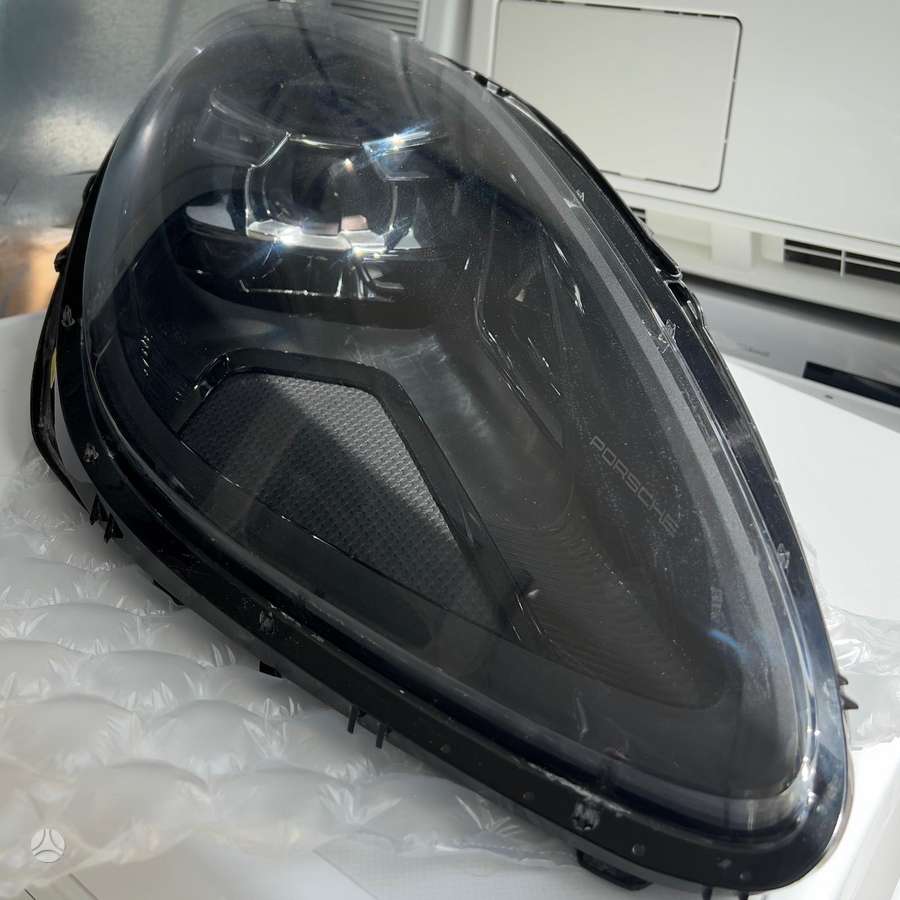 Porsche Cayenne žibintai