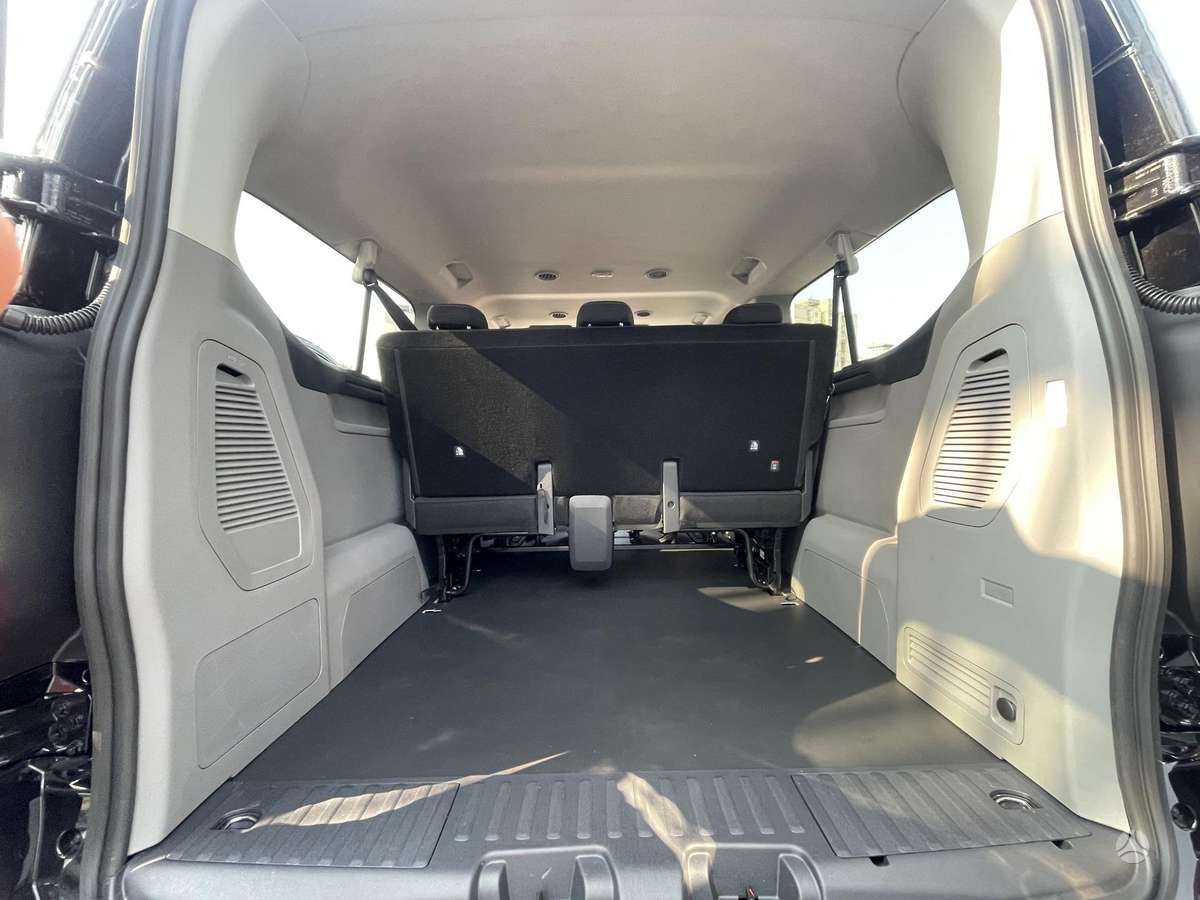 Ford Custom Kombi, passenger minibus