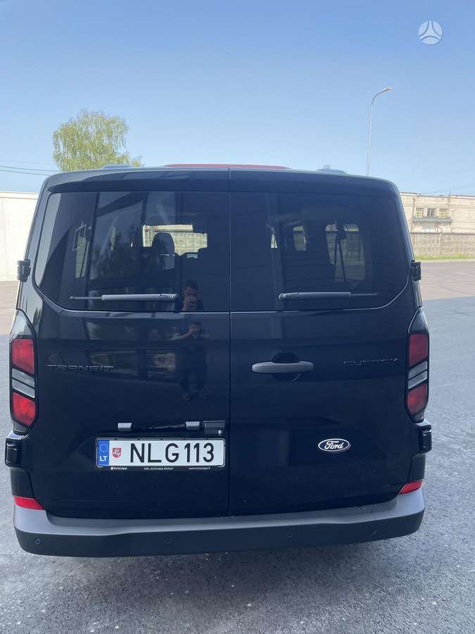 Ford Custom Kombi, passenger minibus