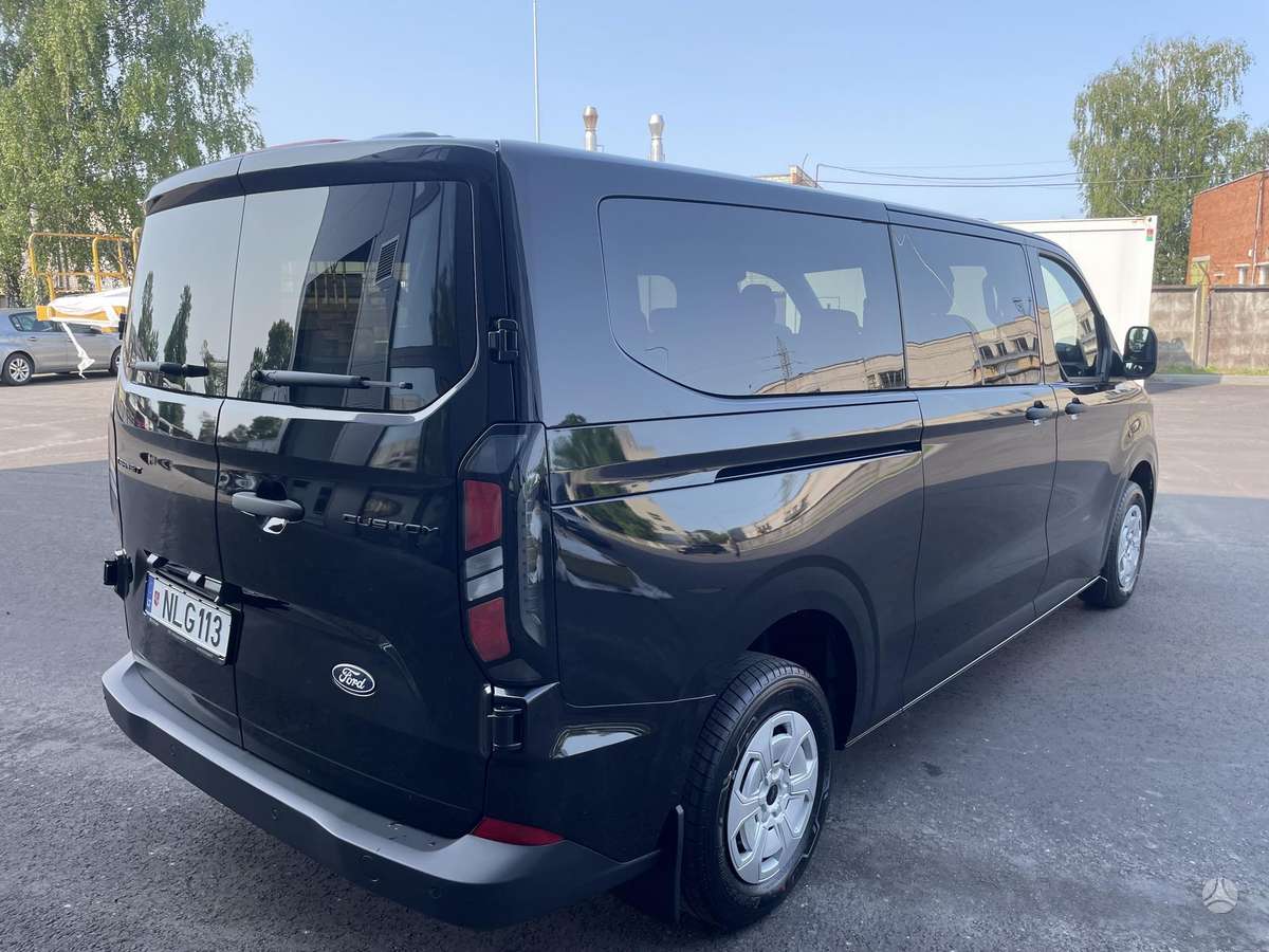 Ford Custom Kombi, passenger minibus