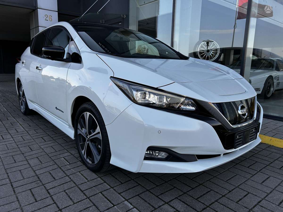 Nissan Leaf, 40 kWh, hatchback