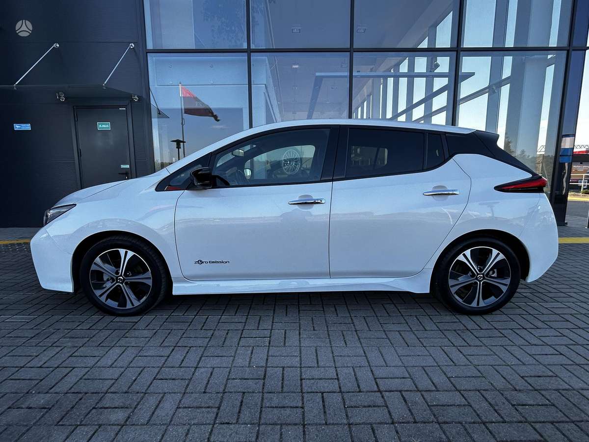 Nissan Leaf, 40 kWh, hatchback