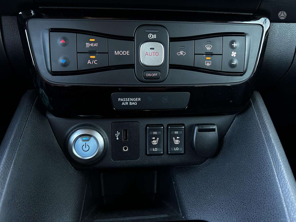 Nissan Leaf, 40 kWh, hatchback