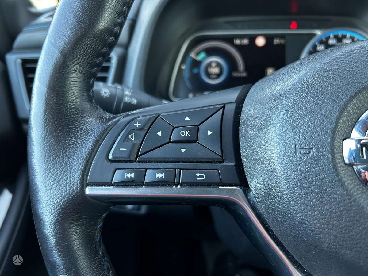 Nissan Leaf, 40 kWh, hatchback