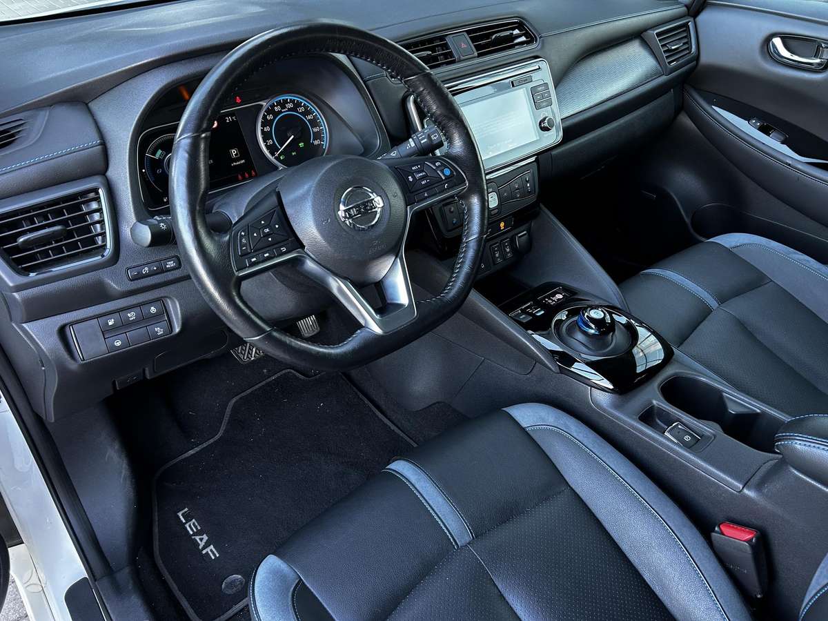 Nissan Leaf, 40 kWh, hatchback
