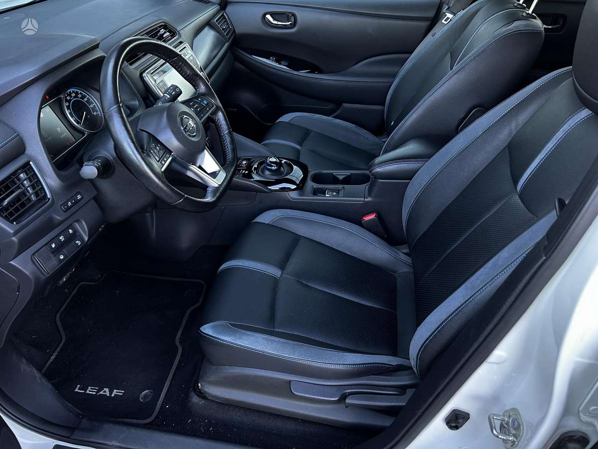 Nissan Leaf, 40 kWh, hatchback