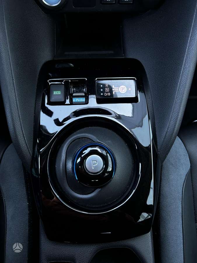 Nissan Leaf, 40 kWh, hatchback