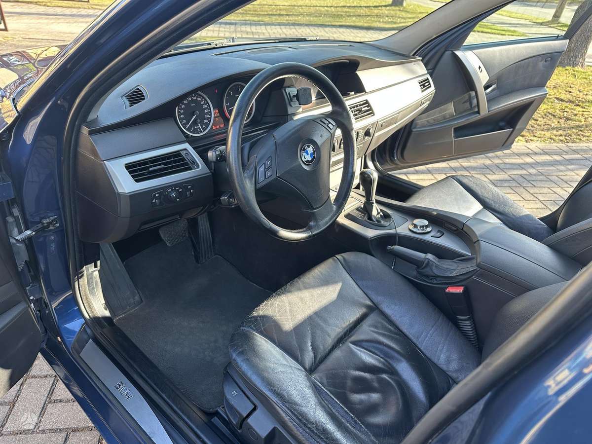 BMW 525, 2.5 l., Седан