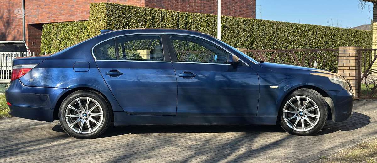 BMW 525, 2.5 l., Седан