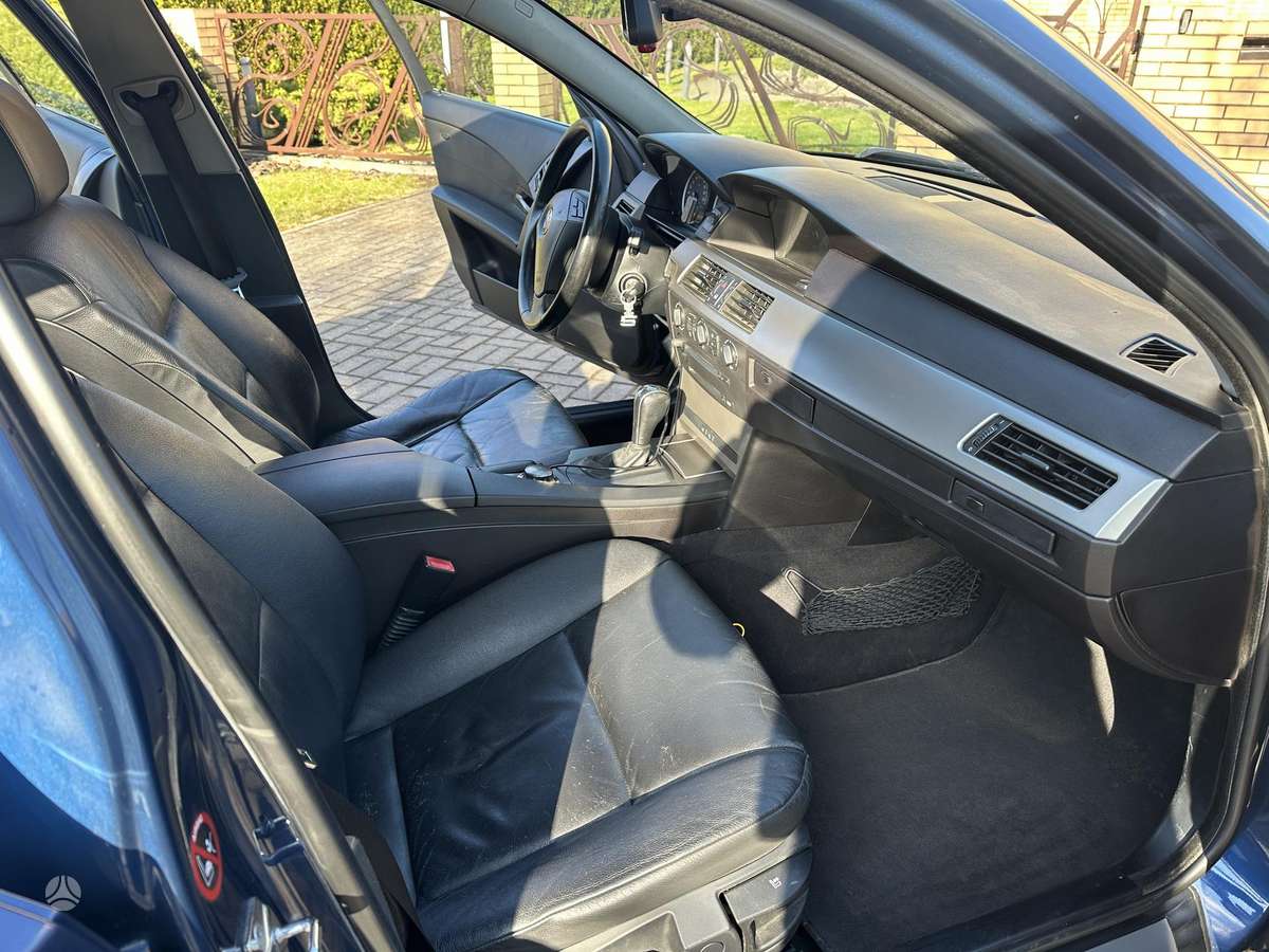 BMW 525, 2.5 l., Седан