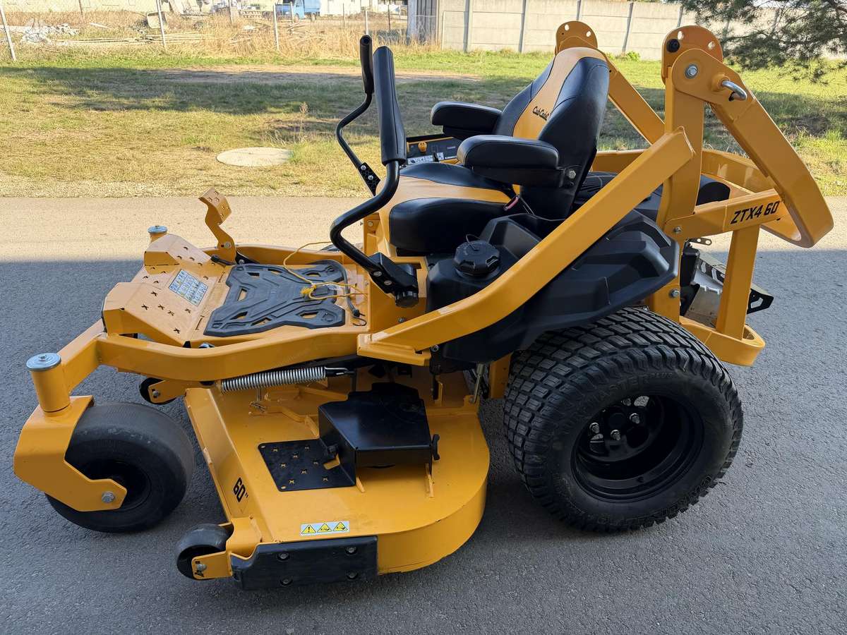 CUB CADET ZTX4, садовые тракторы