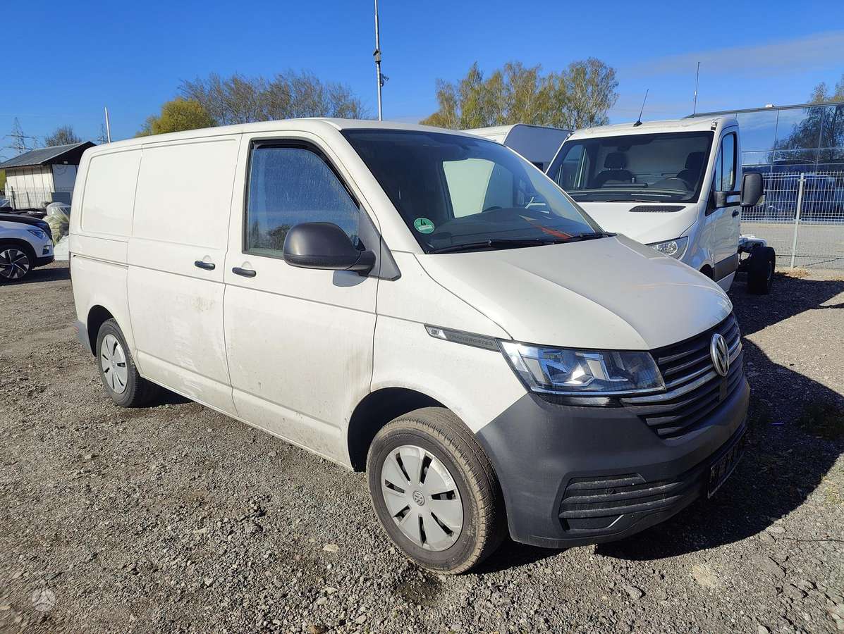 Volkswagen Transporter - 1