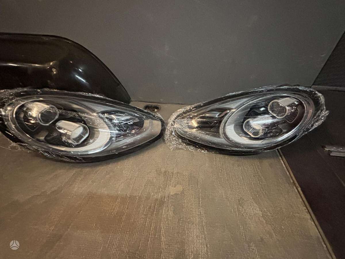 Porsche Panamera lights