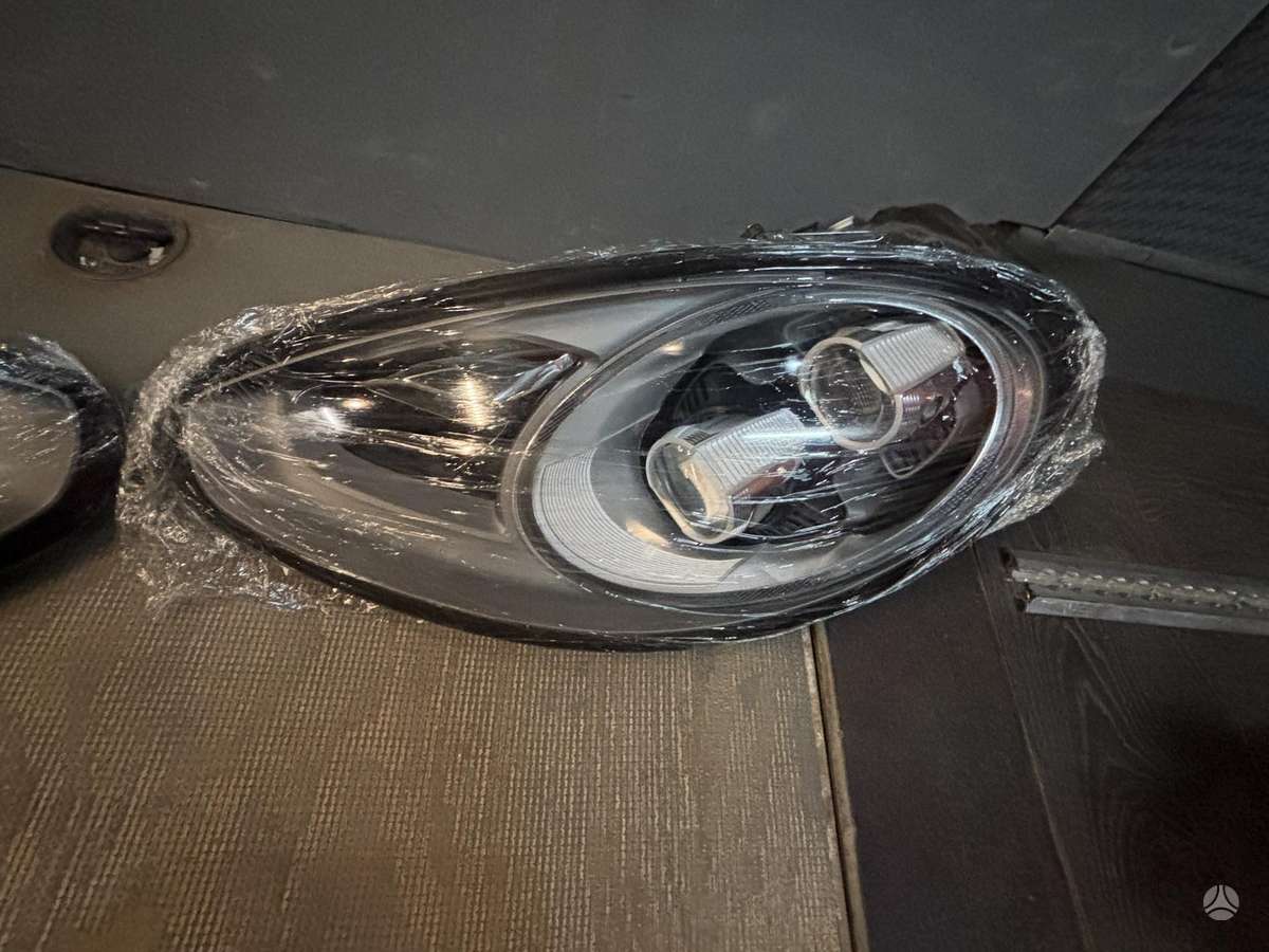 Porsche Panamera lights