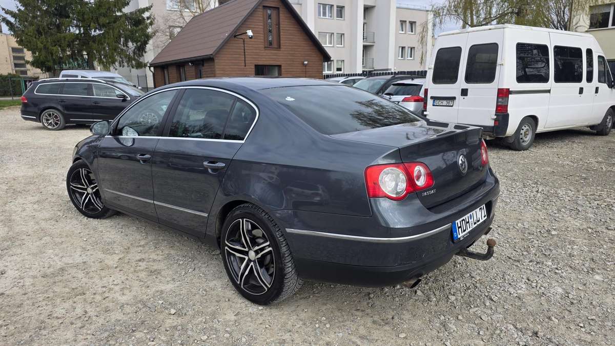 Volkswagen Passat - 3