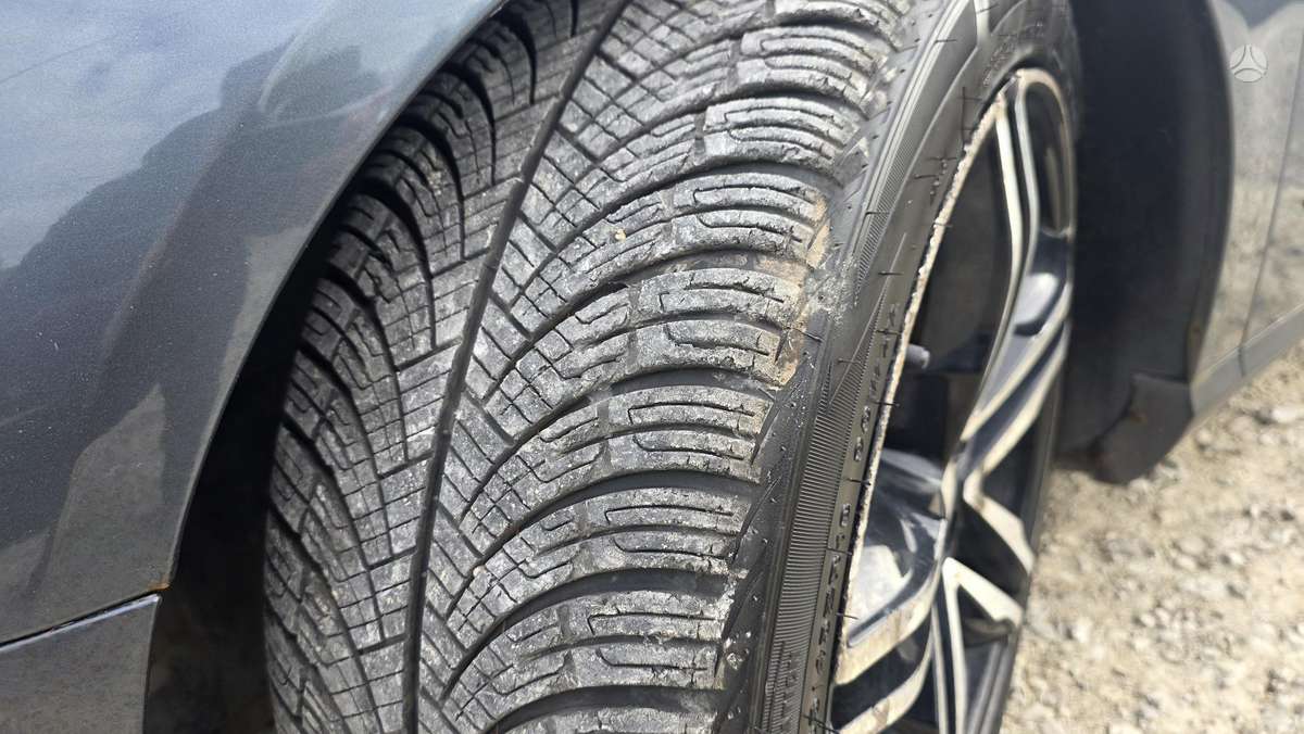 Volkswagen Passat - 11