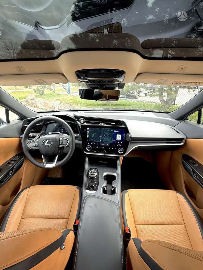 Lexus RZ 450e, off-road / crossover