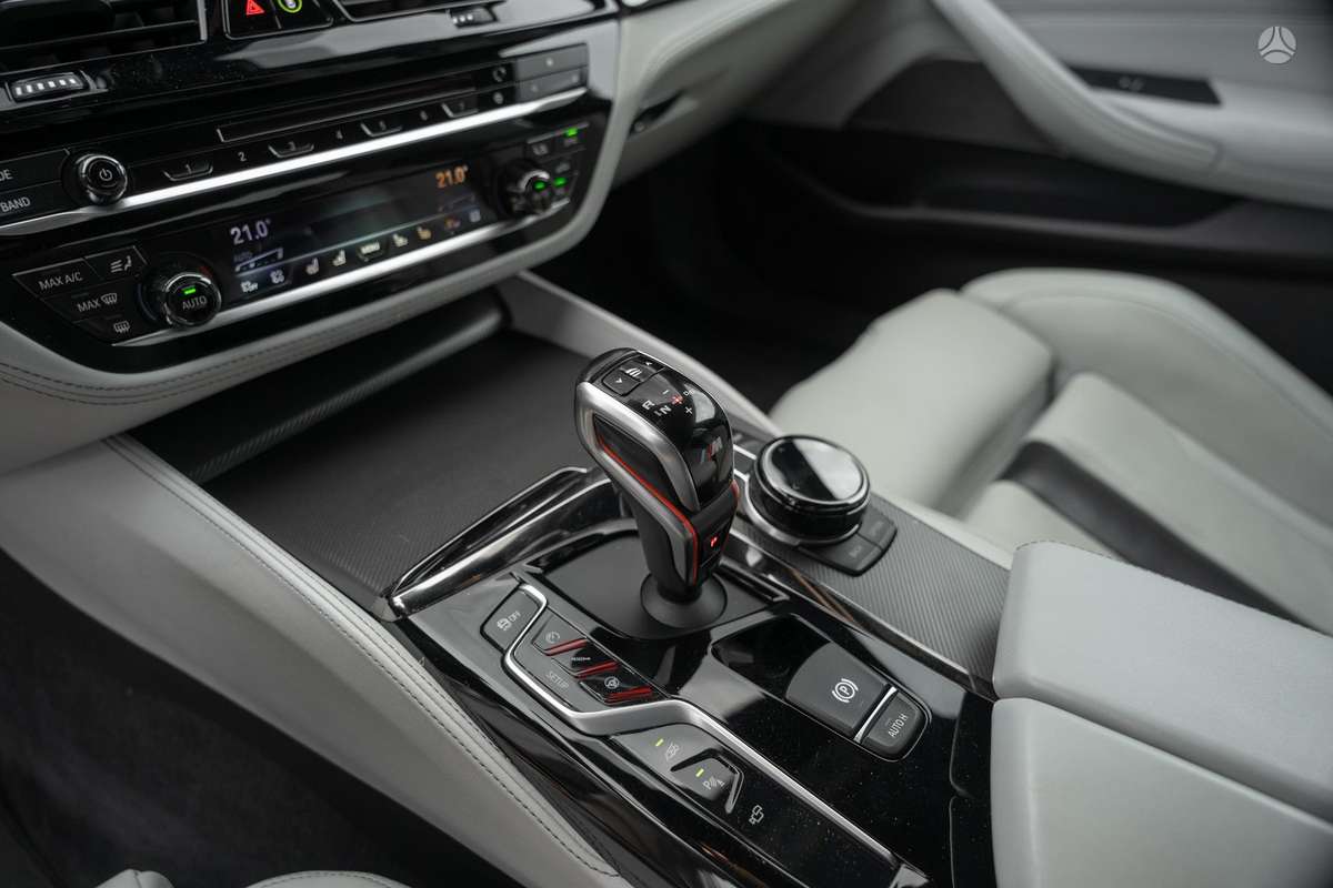 BMW M5, 4.4 l., Седан