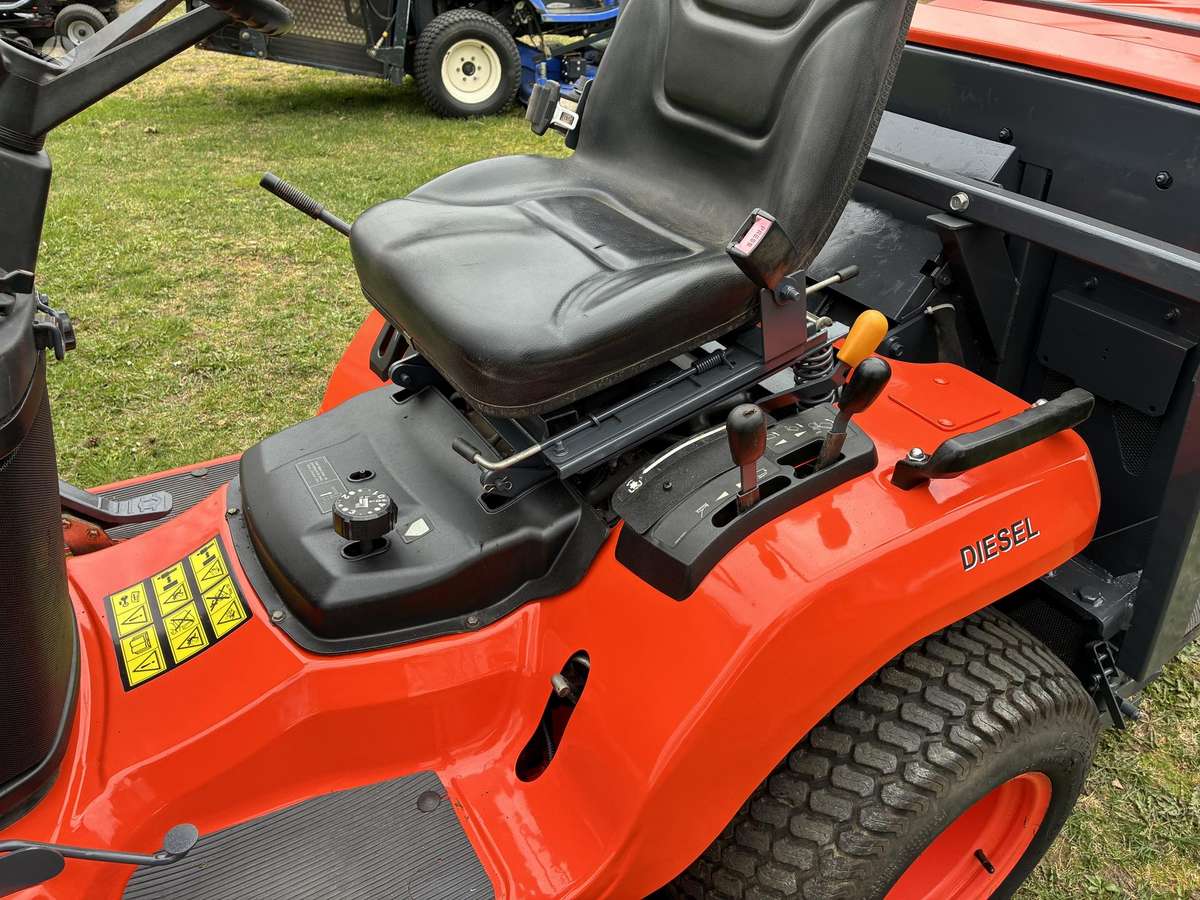Kubota G23-ll, садовые тракторы