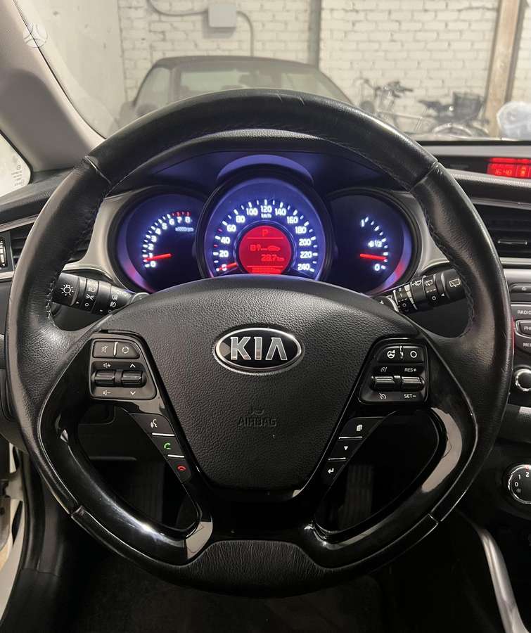 Kia Ceed, 1.6 l., hatchback