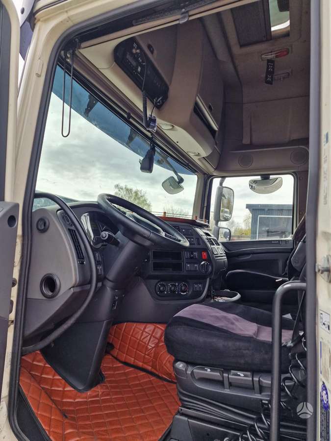 DAF XF 460, double sleeper