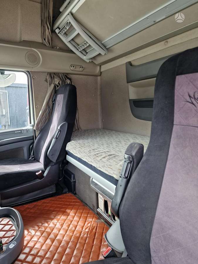 DAF XF 460, double sleeper