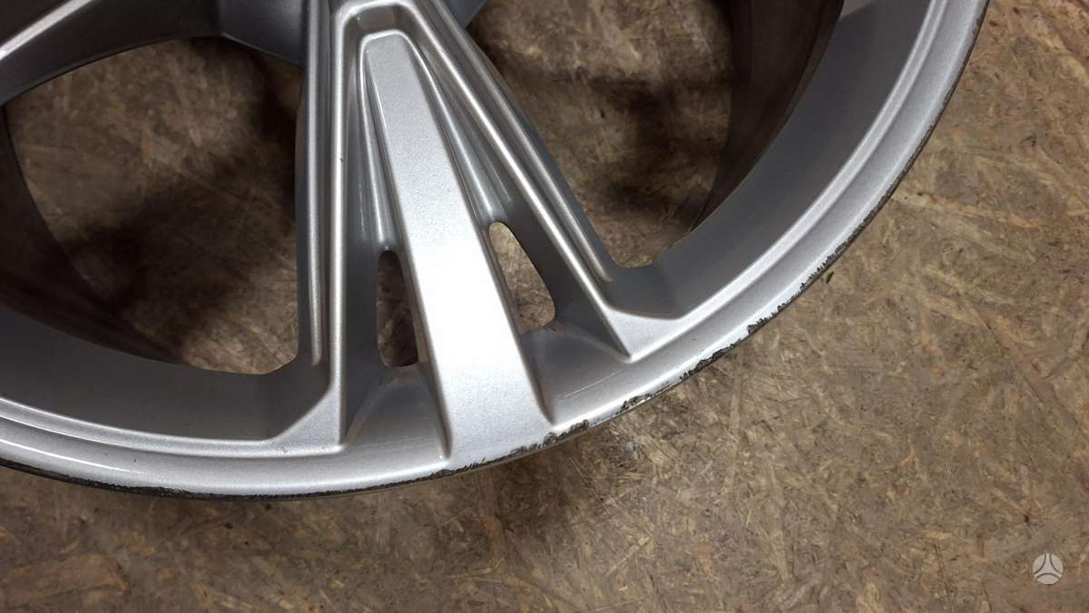 Audi Q8, 4M0601025H, Cen30247