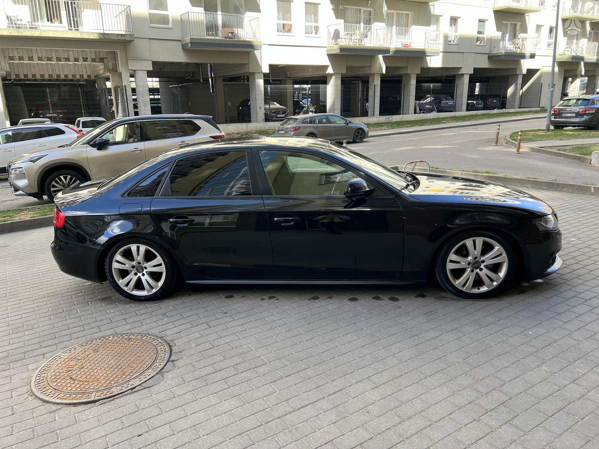 Audi A4, 2.0 l., Седан