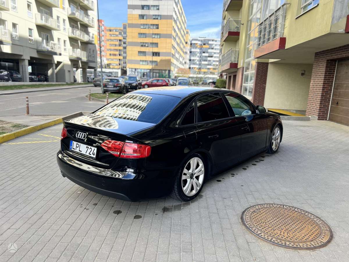 Audi A4, 2.0 l., Седан