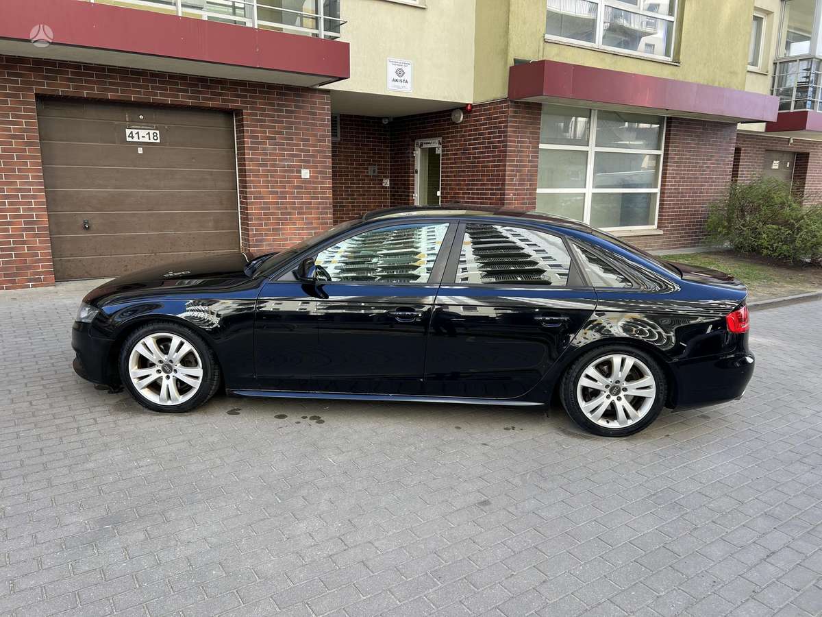 Audi A4, 2.0 l., Седан