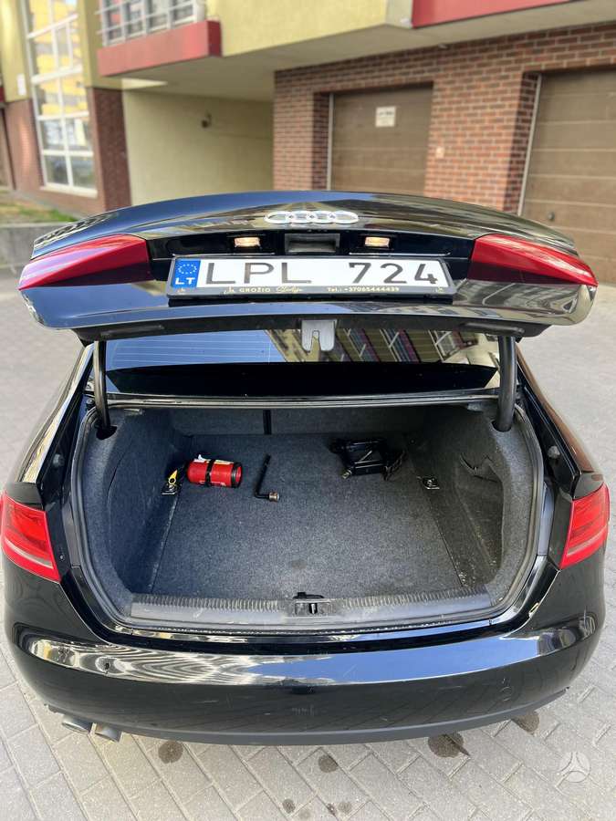 Audi A4, 2.0 l., Седан