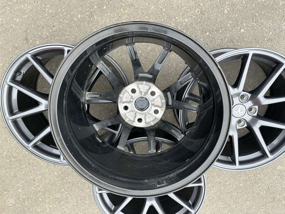 TESLA MODEL 3, light alloy, R18
